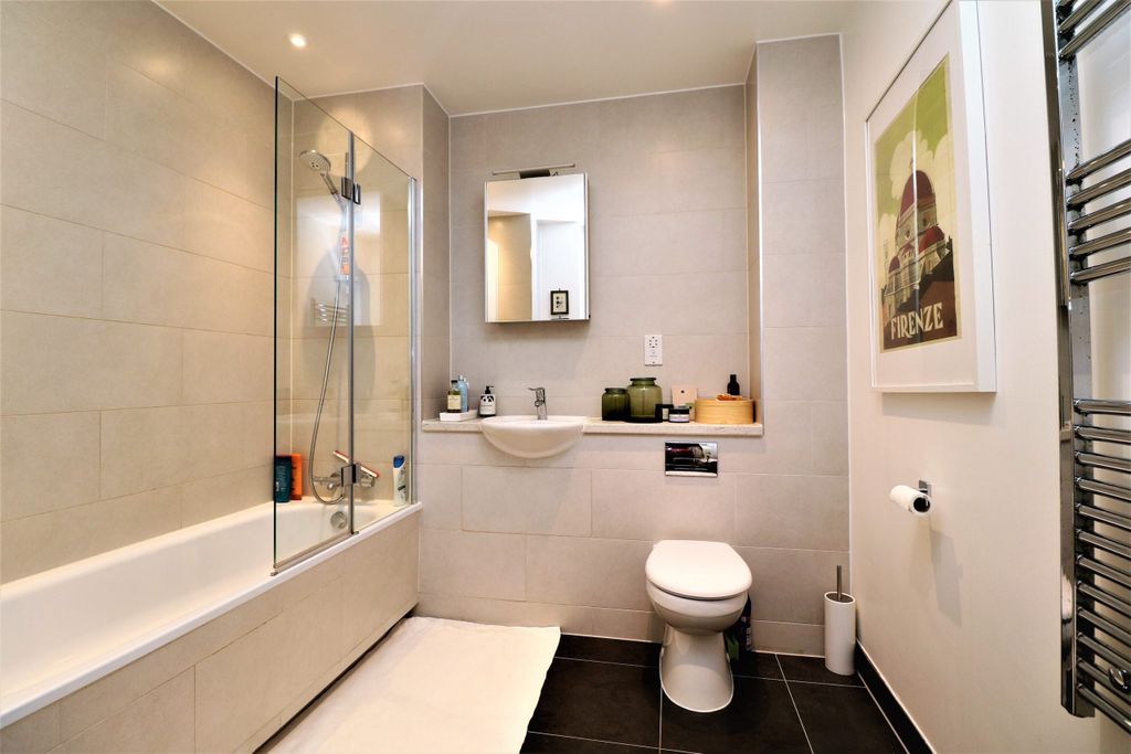 Property photo 2 of 7