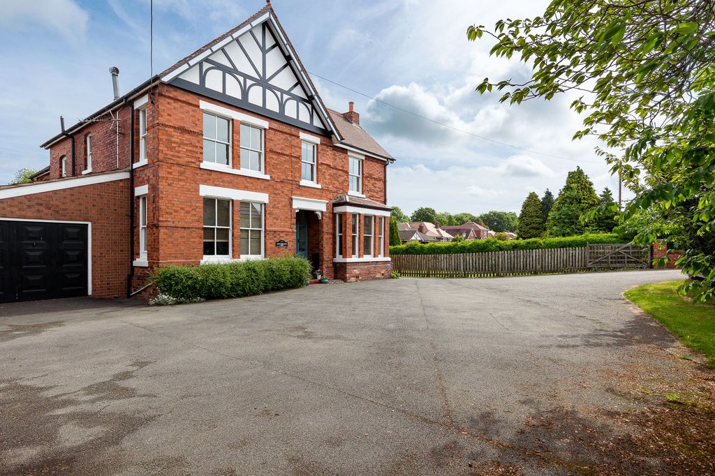 Property photo 2 of 34