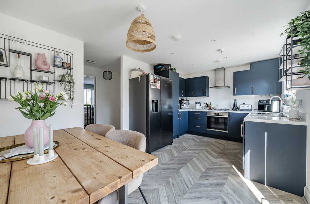 Property photo 2 of 19 1320883-21-68713A...