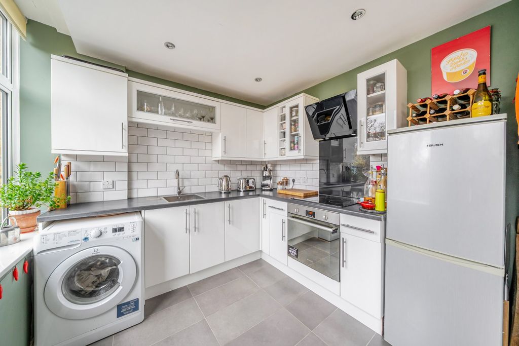 Property photo 3 of 7 Picture No. 11