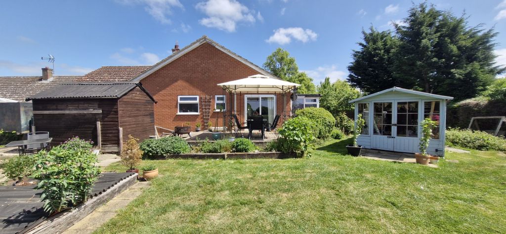 Property photo 2 of 28