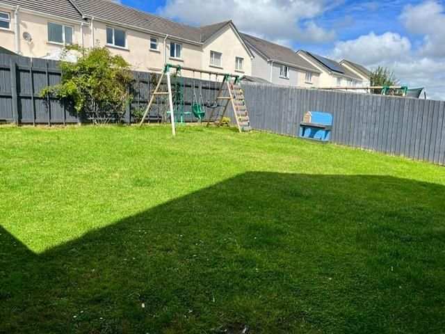 Property photo 2 of 18 Externally