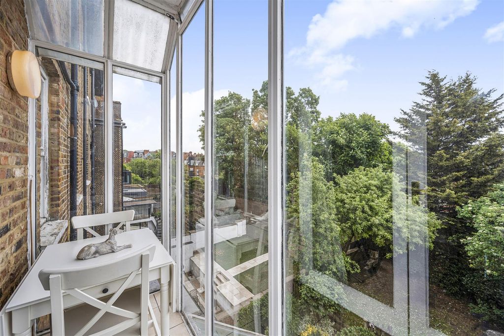 Property photo 1 of 8 Balcony1.Jpg