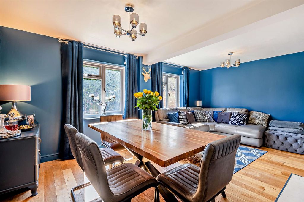 Property photo 2 of 18 Sitting/Dining Area
