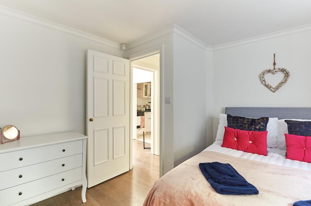 Property photo 2 of 25 Basement Flat 20 Walcot Terrace -2.Jpg