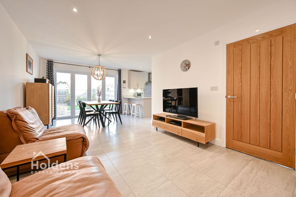 Property photo 2 of 24