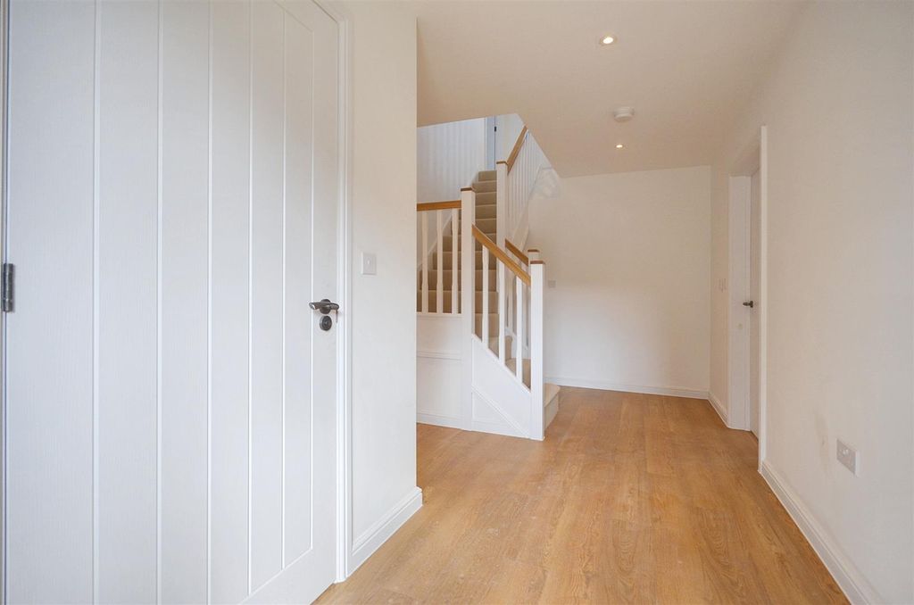 Property photo 3 of 13 Entrance