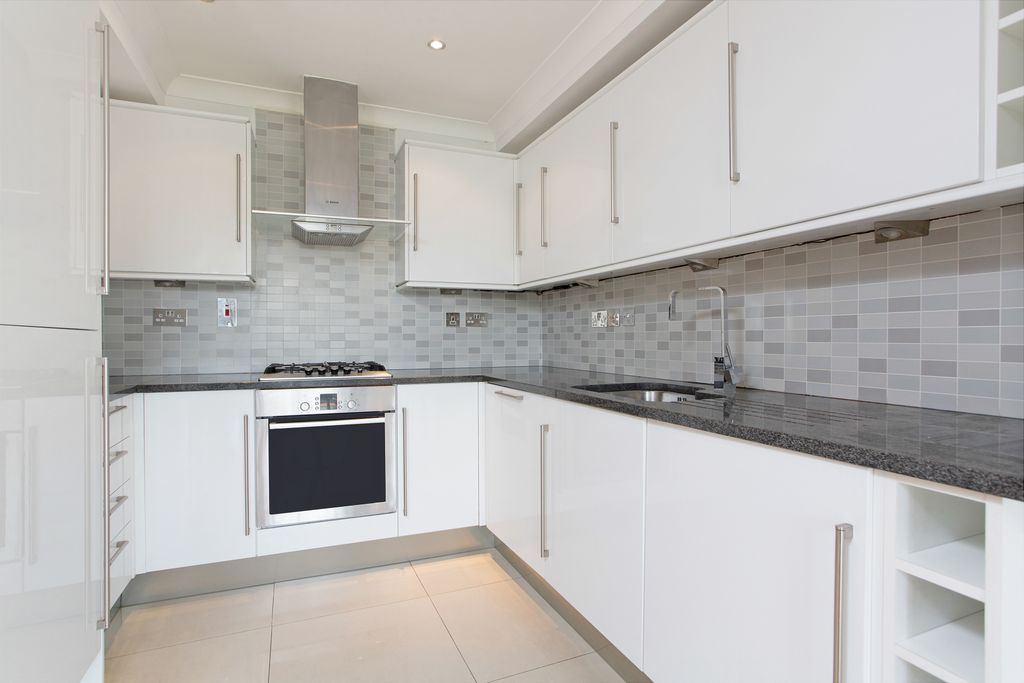 Property photo 2 of 6 Kitchen