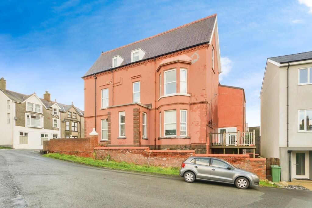 Property photo 2 of 19