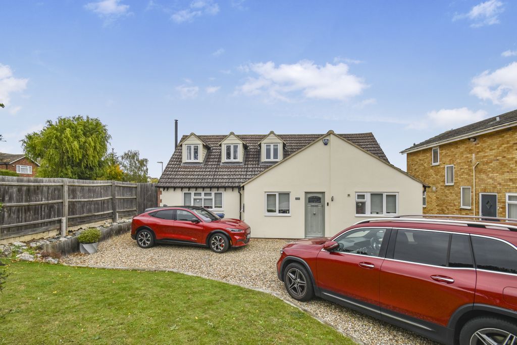 Property photo 1 of 20 670458_20251014025722