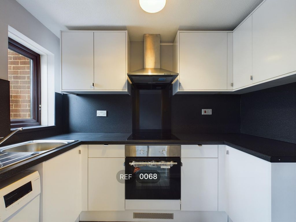 Property photo 1 of 9 Kitchen