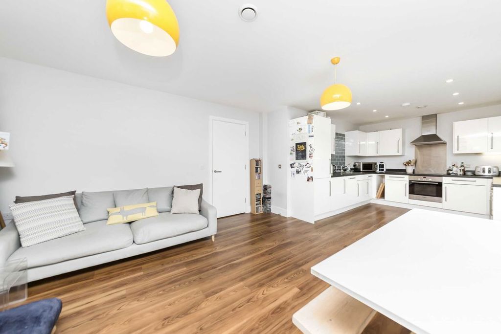 Property photo 2 of 6