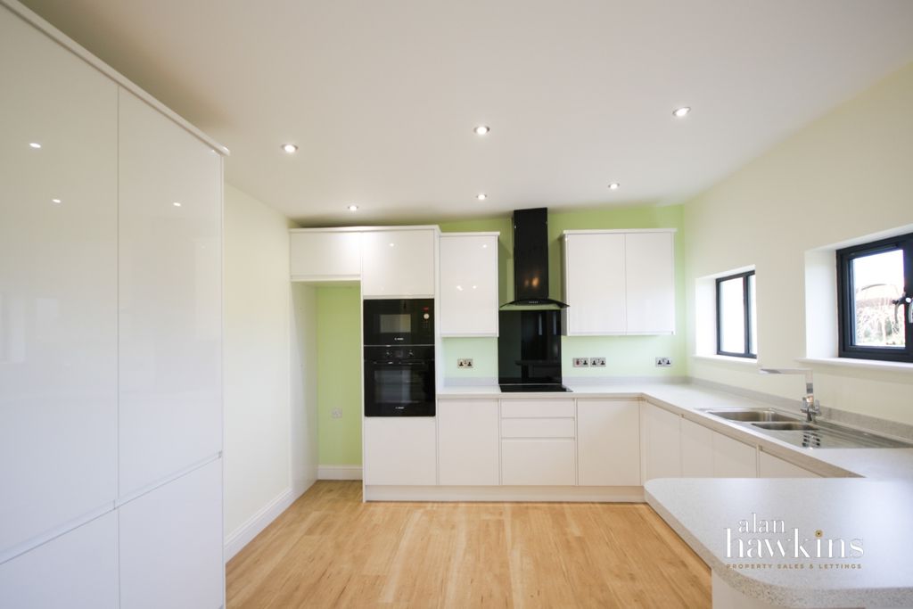 Property photo 3 of 6 Img_4564-2