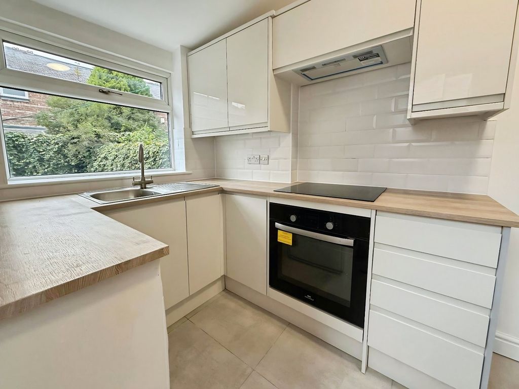 Property photo 2 of 15 Picture No. 16