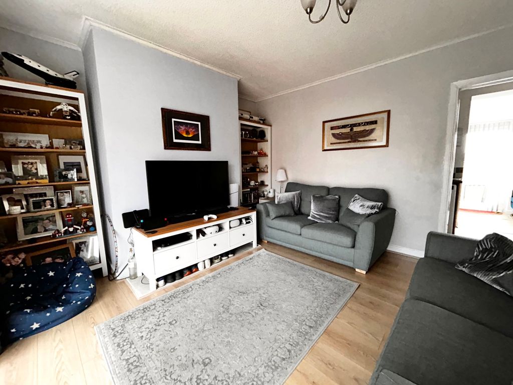 Property photo 2 of 13