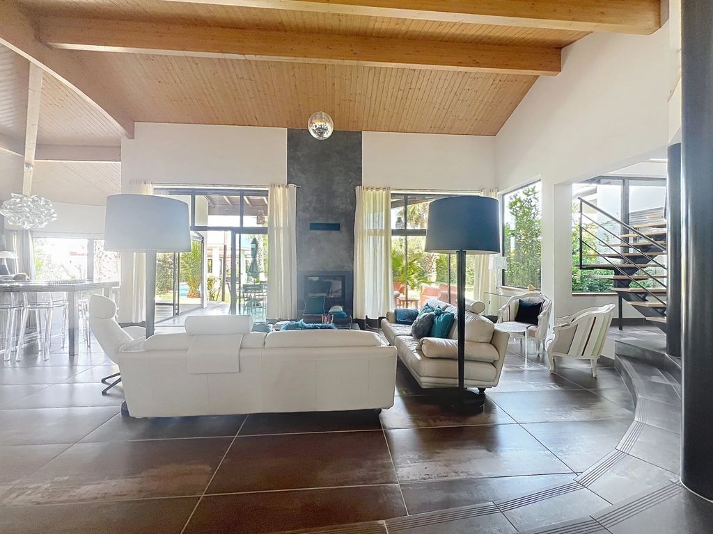 Property photo 2 of 26 6Fbf64912999c04Eaff9038cc1Ebe0B6_9Efe1A2c9d_2896-Big