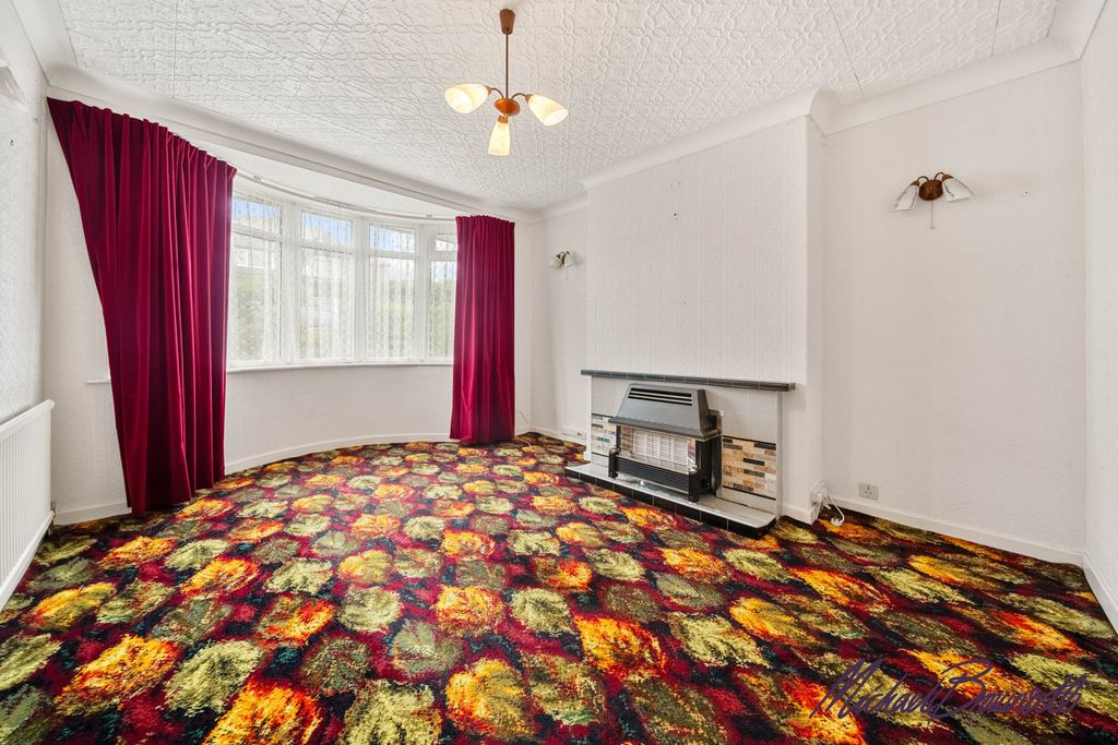 Property photo 3 of 32