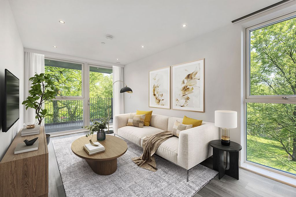 Property photo 1 of 7 Living Space