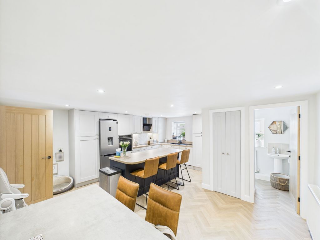 Property photo 1 of 16 Fitted Kitchen Open To Dining Area