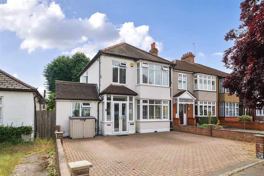 Property photo 1 of 19 External