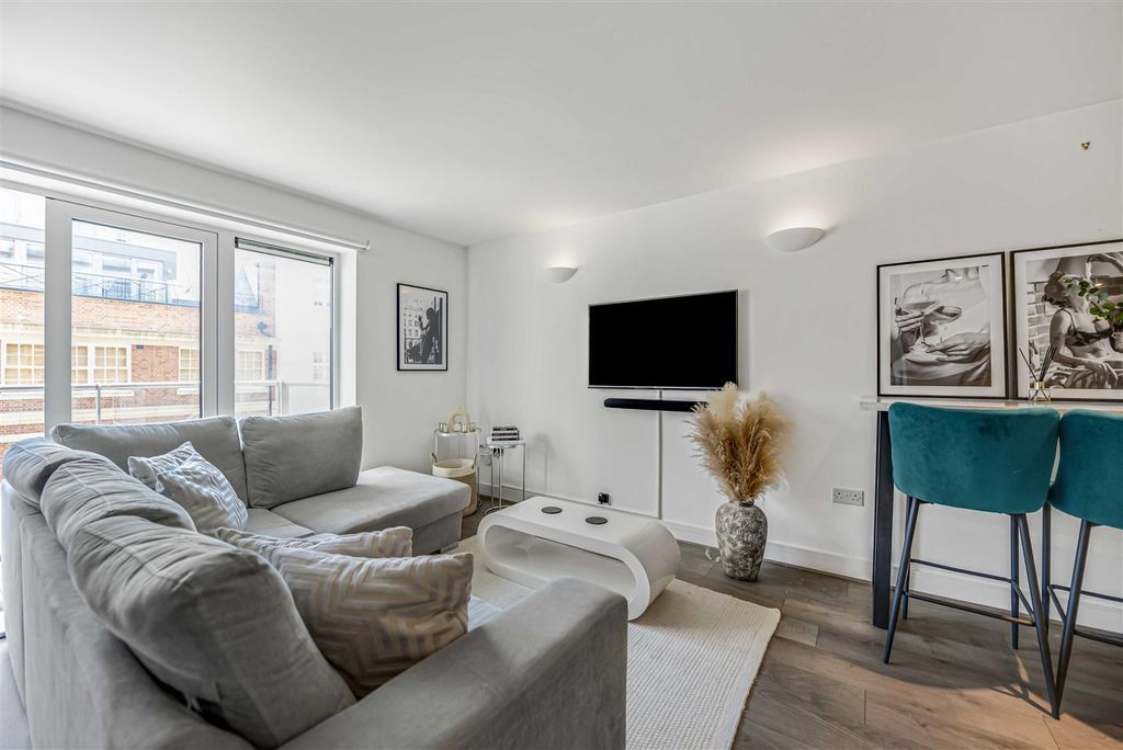 Property photo 1 of 12 Reception Room, Lurline Gardens, Battersea
