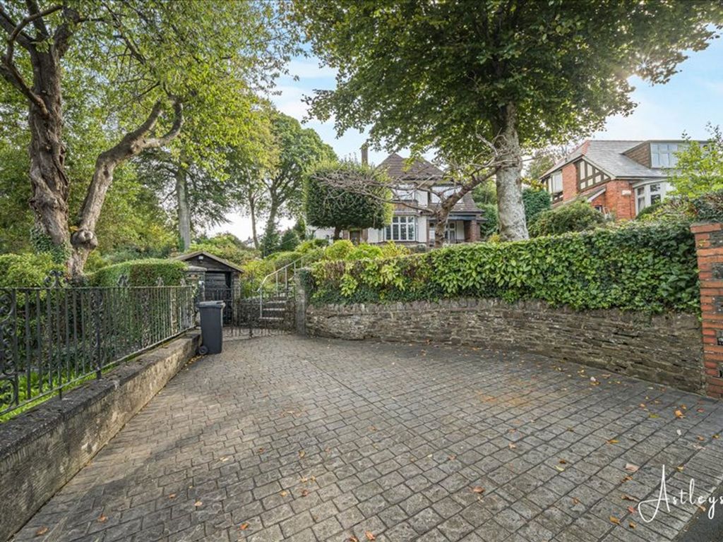 Property photo 1 of 33