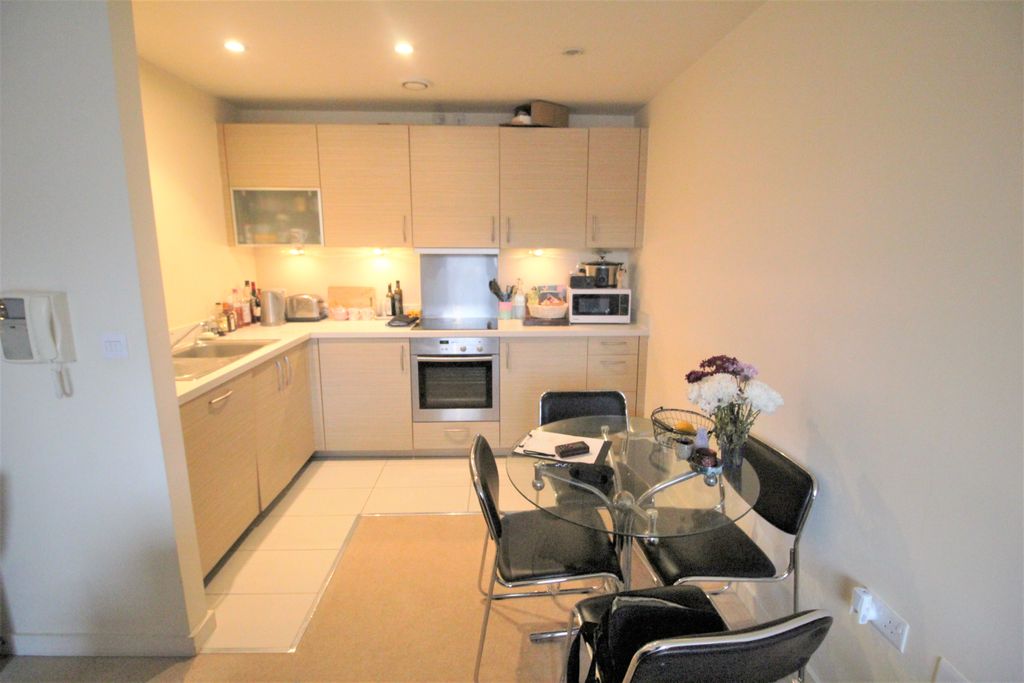 Property photo 2 of 8