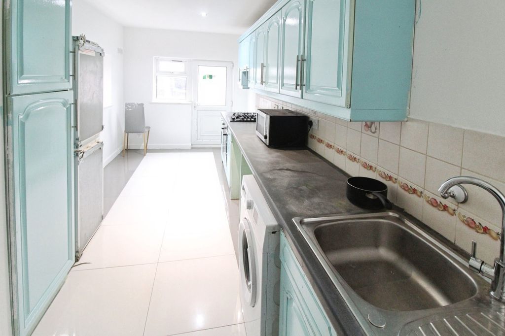 Property photo 3 of 11 Picture No. 10