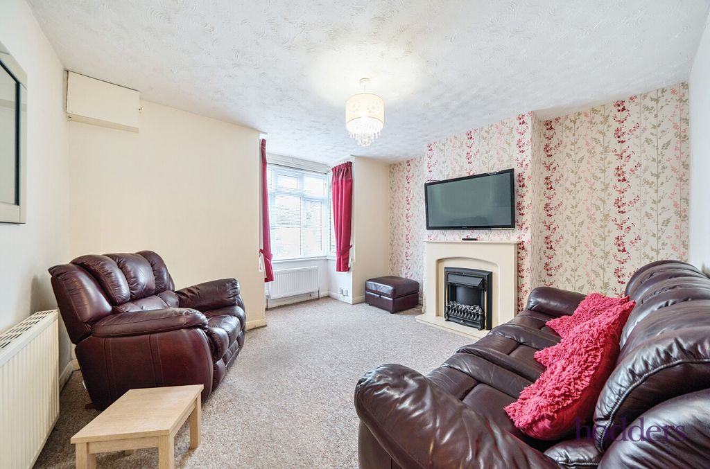 Property photo 2 of 20 A643Db60-A72B-4Fd...