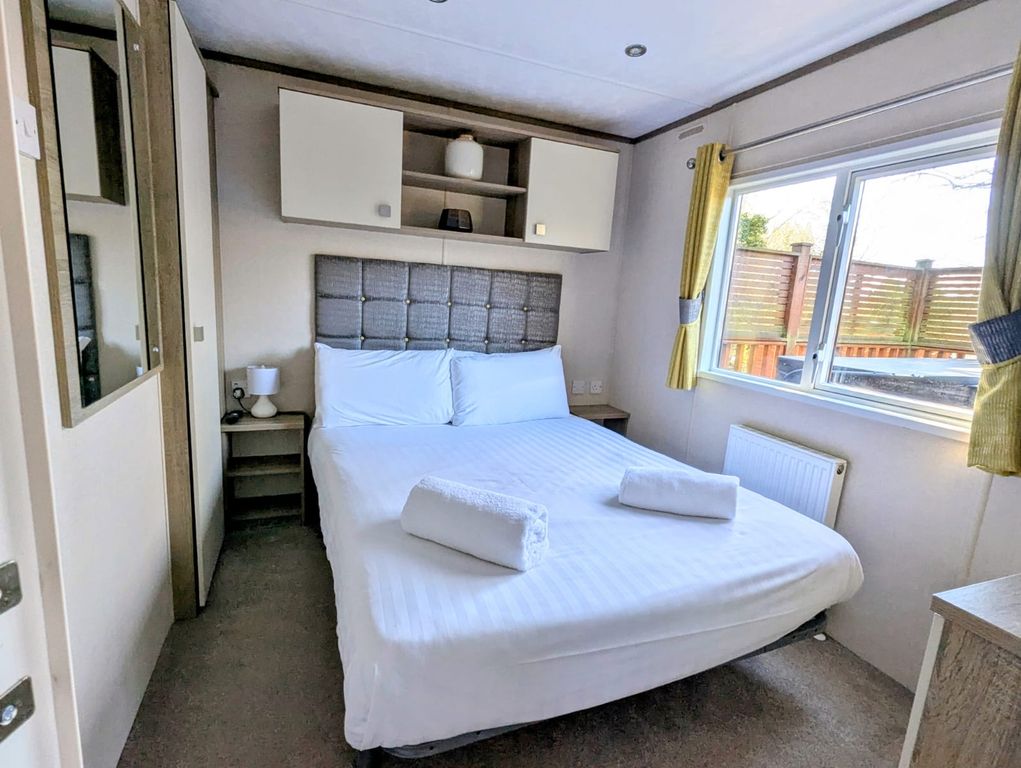 Property photo 3 of 9 Master Bedroom.Jpg