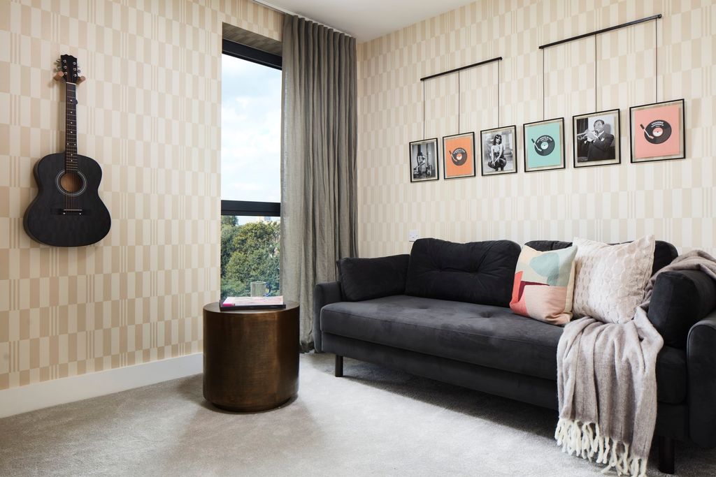 Property photo 3 of 17 Show Home Photography