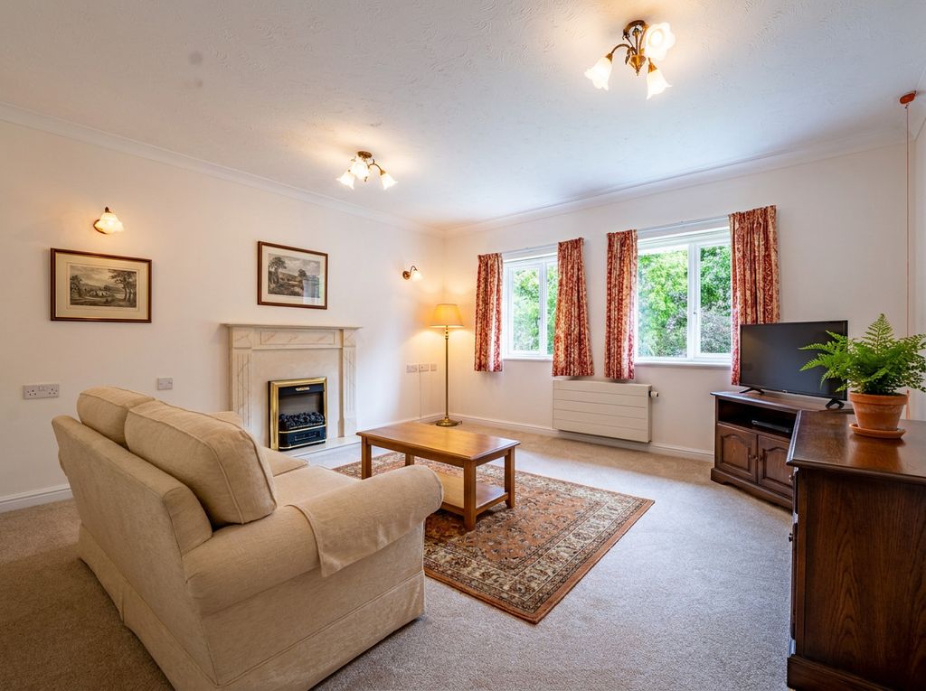 Property photo 3 of 12
