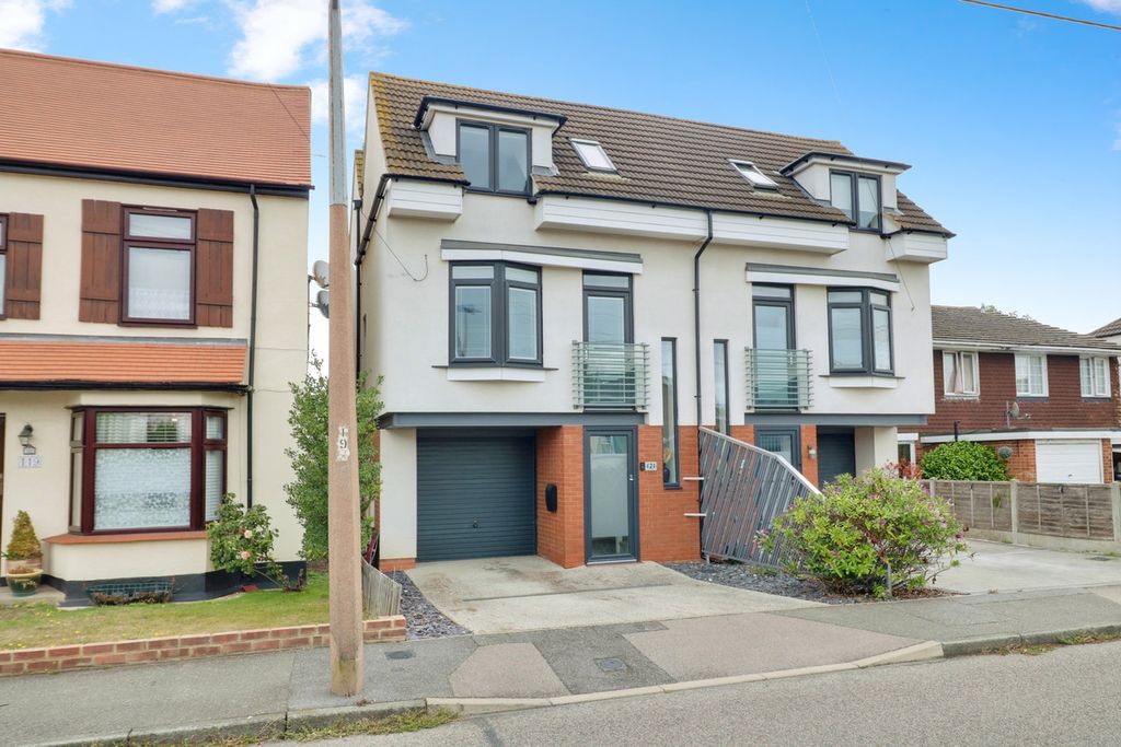 Property photo 1 of 33