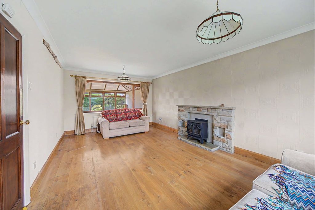 Property photo 2 of 31