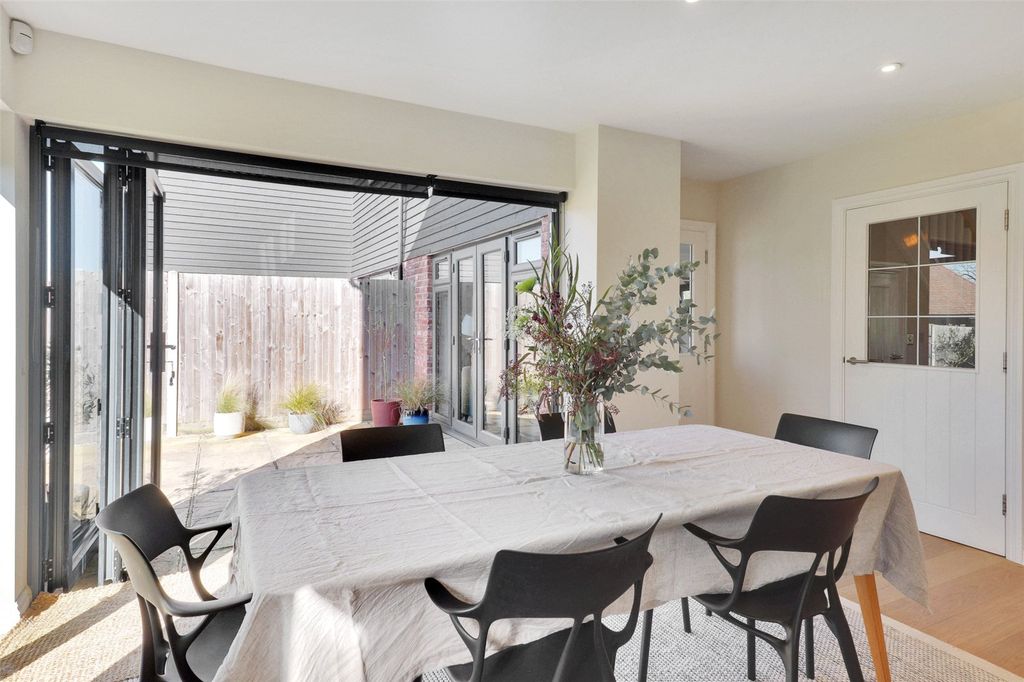 Property photo 3 of 17 Kitchen/Dining