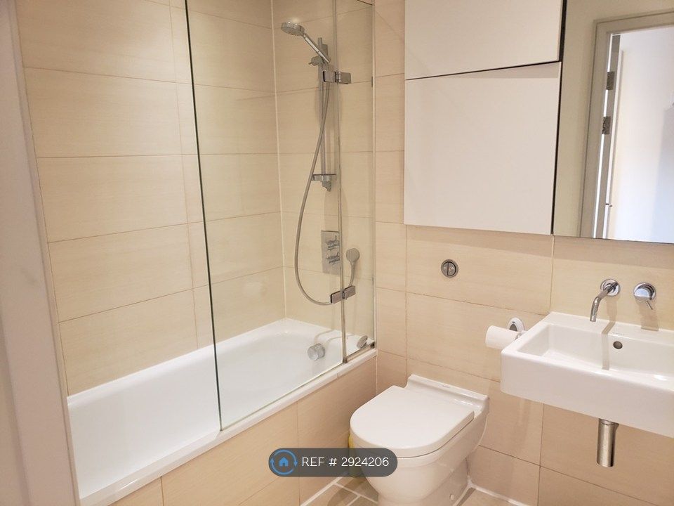 Property photo 3 of 8 Bathroom