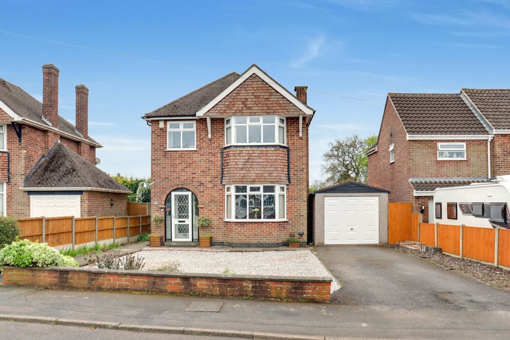 Property photo 1 of 18 Front Of House