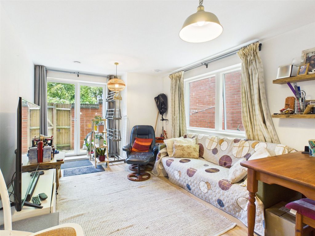 Property photo 3 of 14 Picture No. 06