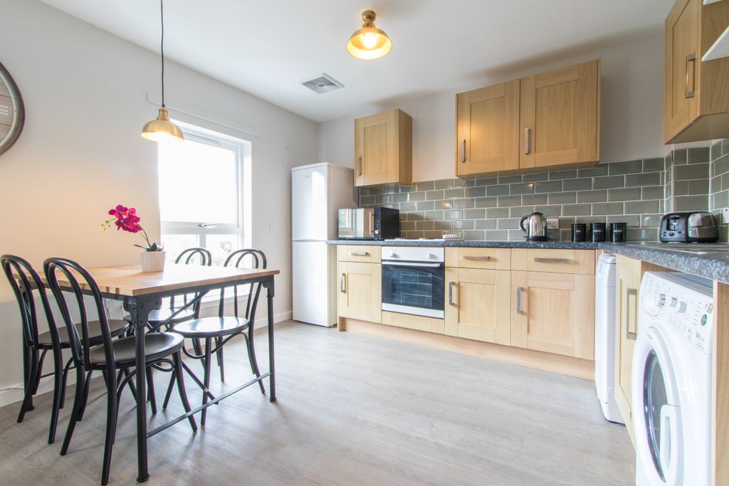 Property photo 3 of 9 Photo 2