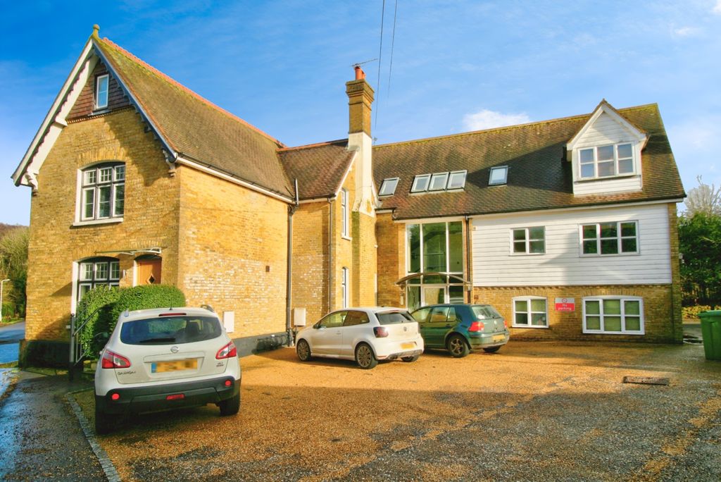 Property photo 1 of 17 808063B8-5tv2