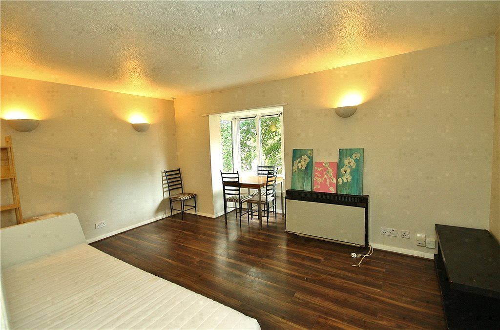 Property photo 2 of 5 Reception