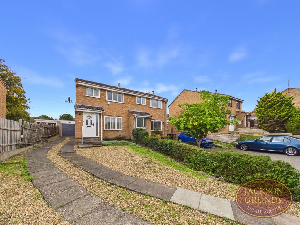 Property photo 1 of 15 Middlewell Court
