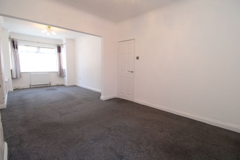 Property photo 3 of 10 Img_5374