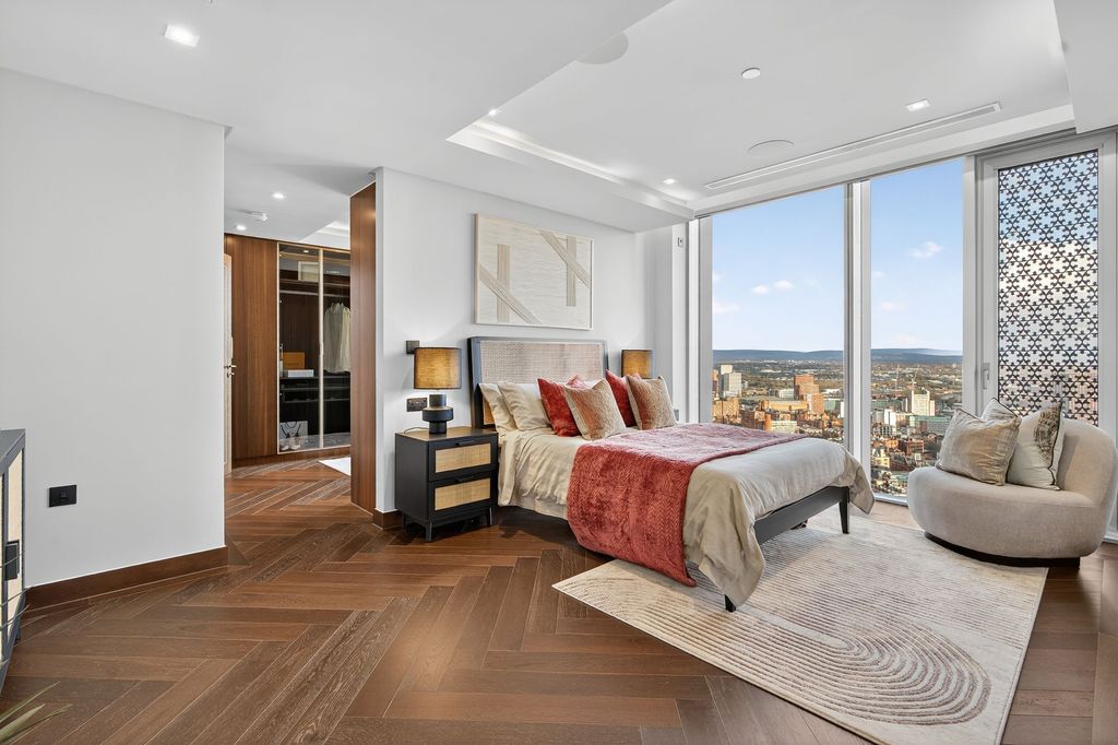 Property photo 3 of 49