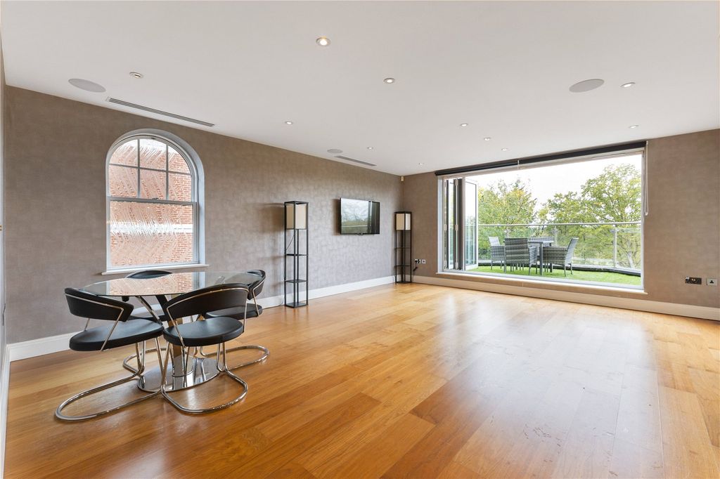 Property photo 3 of 15 Picture No. 06