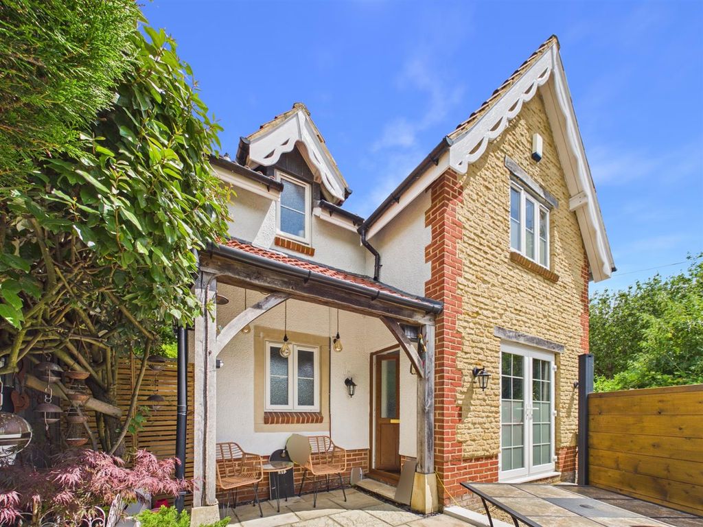 Property photo 1 of 17 Front