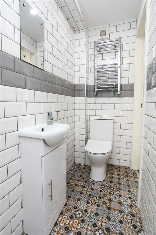 Property photo 3 of 9 68 St George's Road-32.Jpg