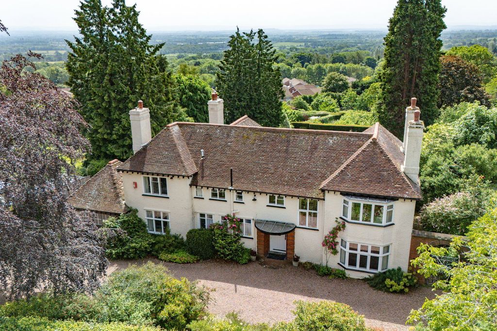 Property photo 1 of 33