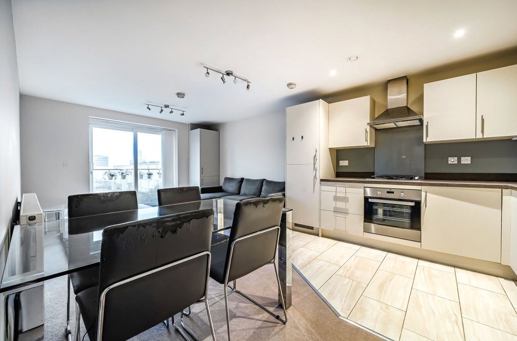 Property photo 3 of 16 1405317-11-69822d...