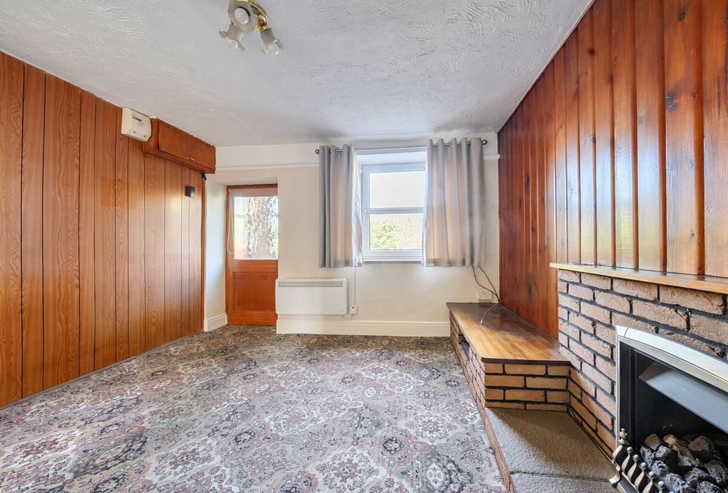 Property photo 2 of 19 1432479-17-69ba8E...